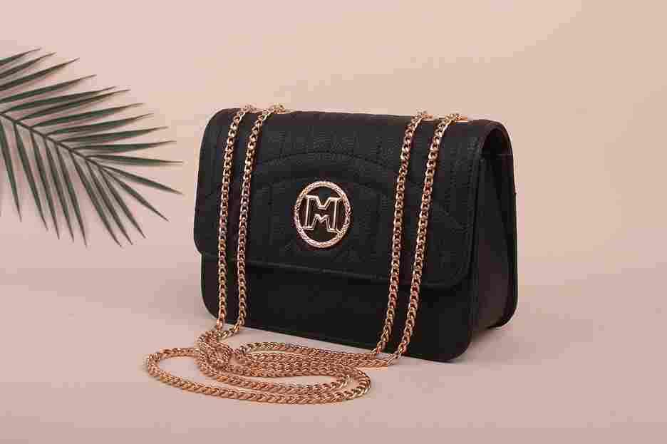 Chevron shoulder bag – Black – quilted chic handbag