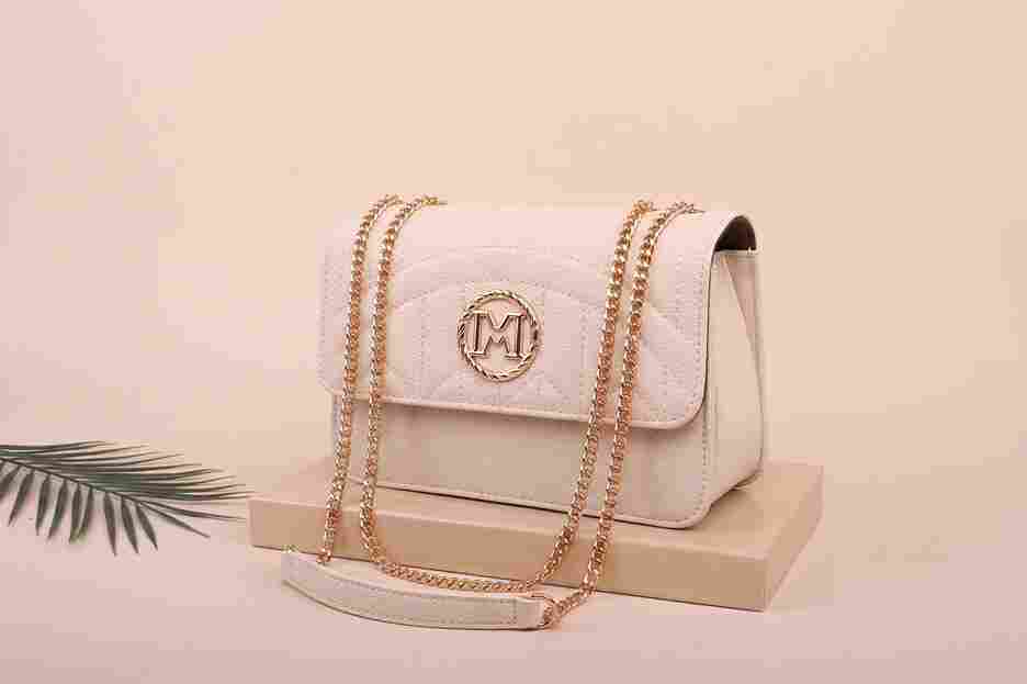 Chevron shoulder bag – White – quilted chic handbag