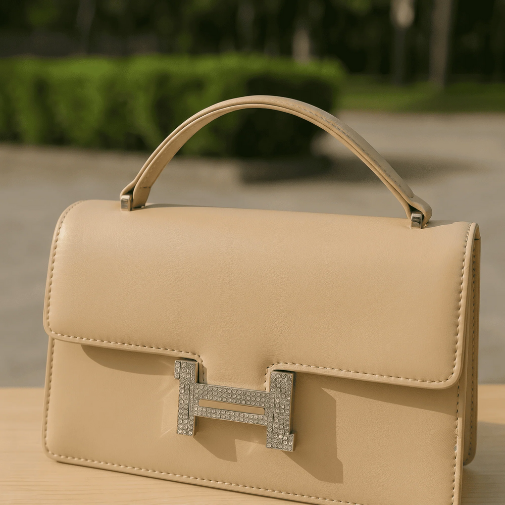 Elegant structured top-handle bag – Beige– crystal clasp handbag