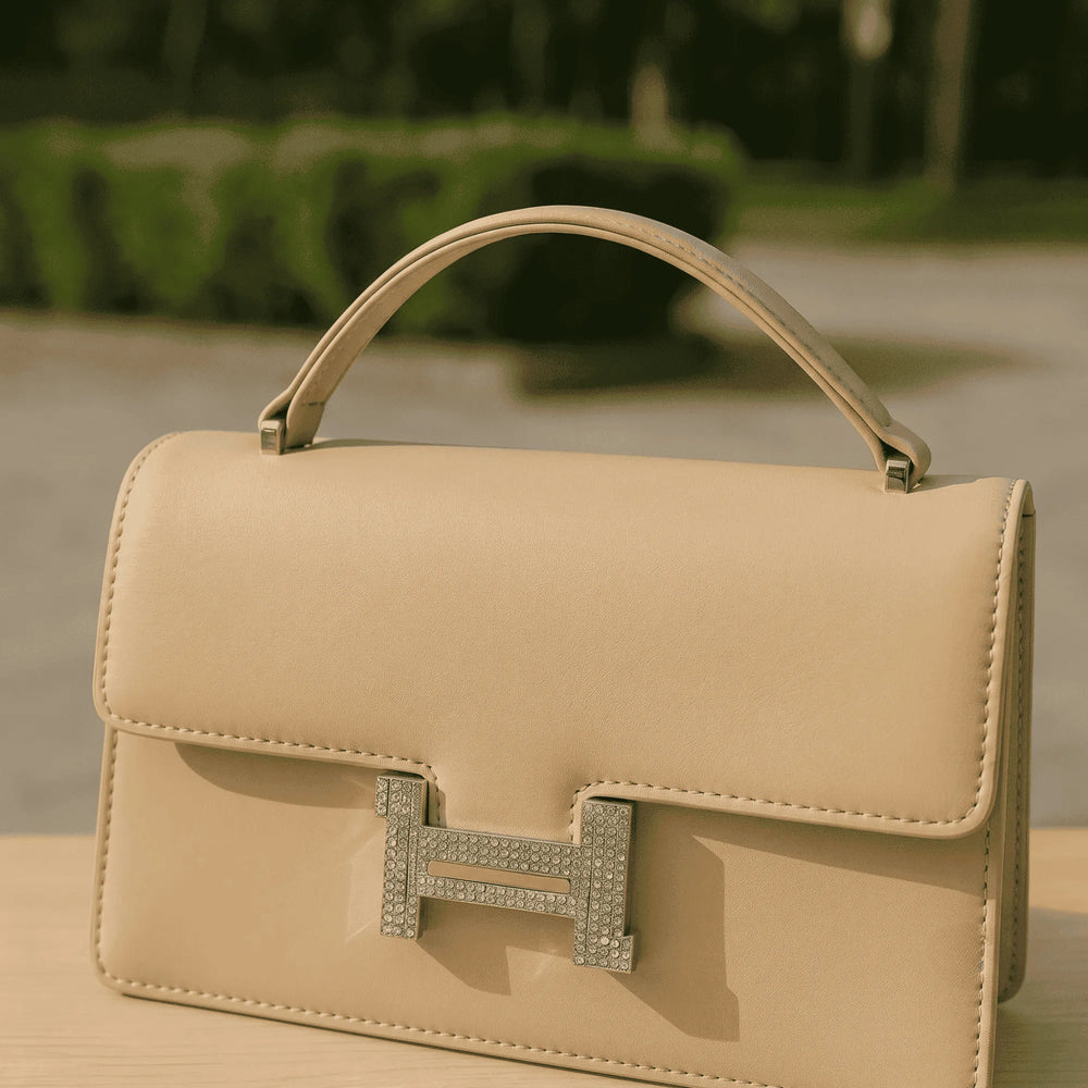 Elegant structured top-handle bag – Beige – crystal clasp handbag