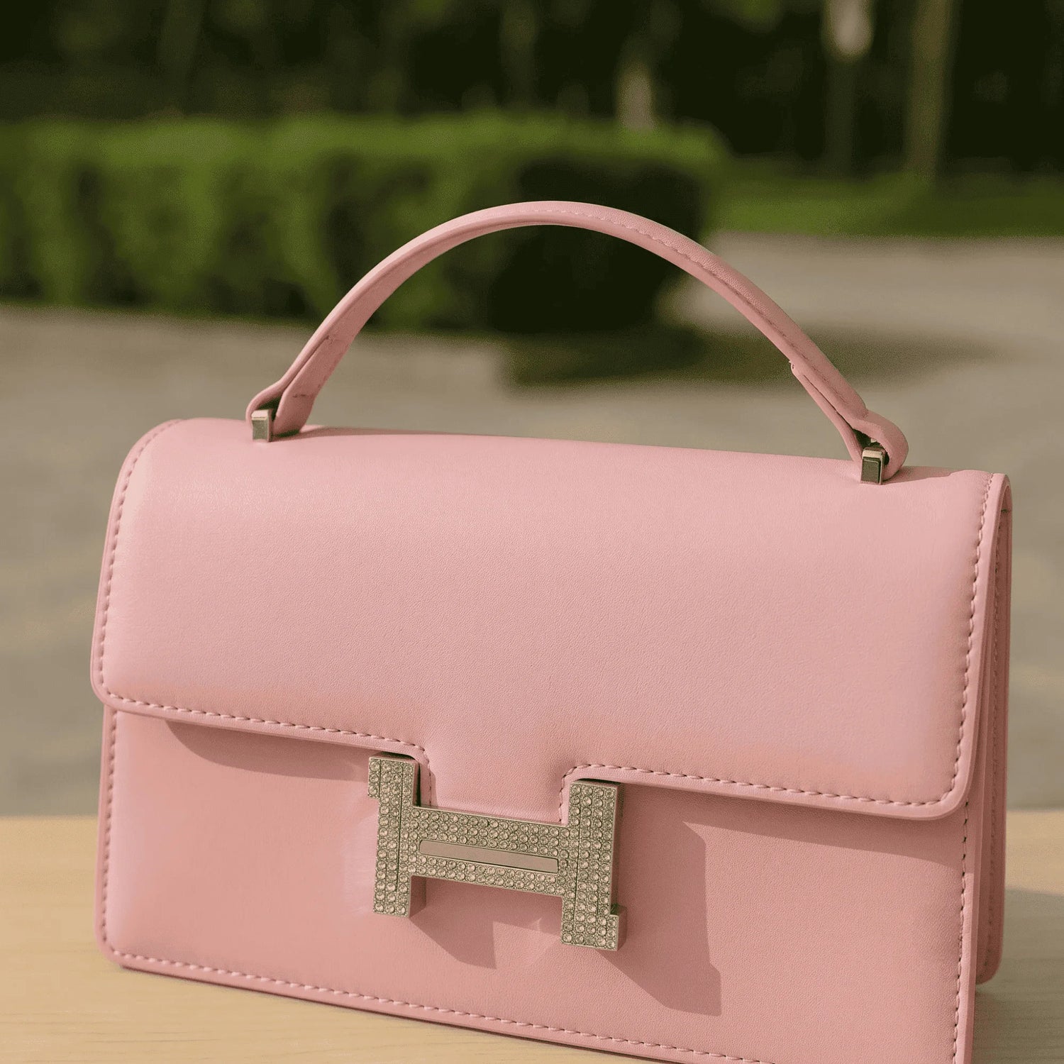 Elegant structured top-handle bag – Pink – crystal clasp handbag