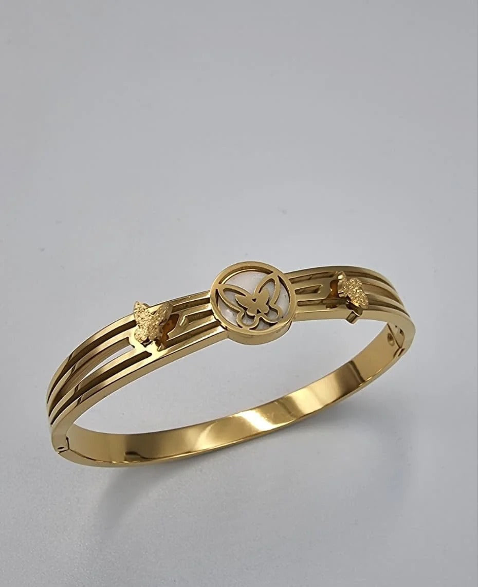 Royal Wing Butterfly Bangle – Gold Mother-of-Pearl Charm Bracelet CresTime